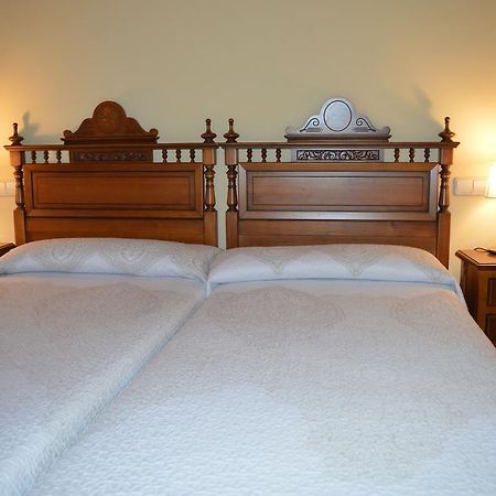 Hostal Revinuesa Eksteriør billede