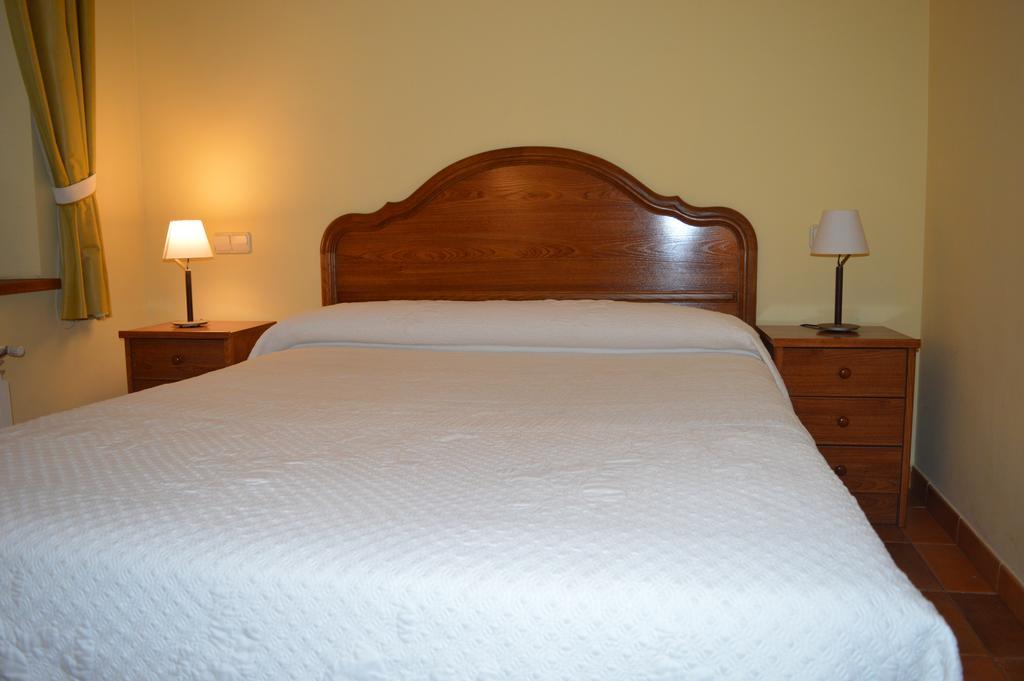Hostal Revinuesa Eksteriør billede