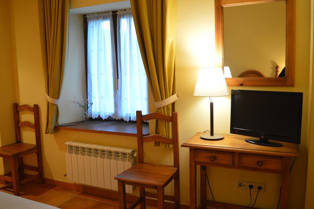 Hostal Revinuesa Eksteriør billede