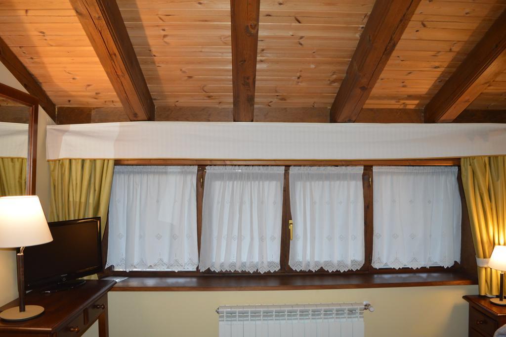 Hostal Revinuesa Eksteriør billede